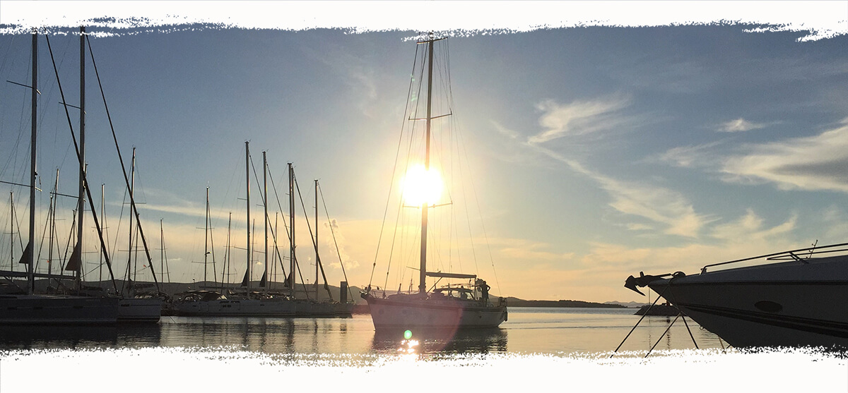 Frei im Kopf Jetzt Segelboot im Hafen